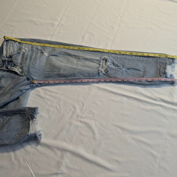 Silver Aiko Slim Crop Light Wash Size W26/L25 Distressed Jeans Color: Indigo - Picture 5 of 13